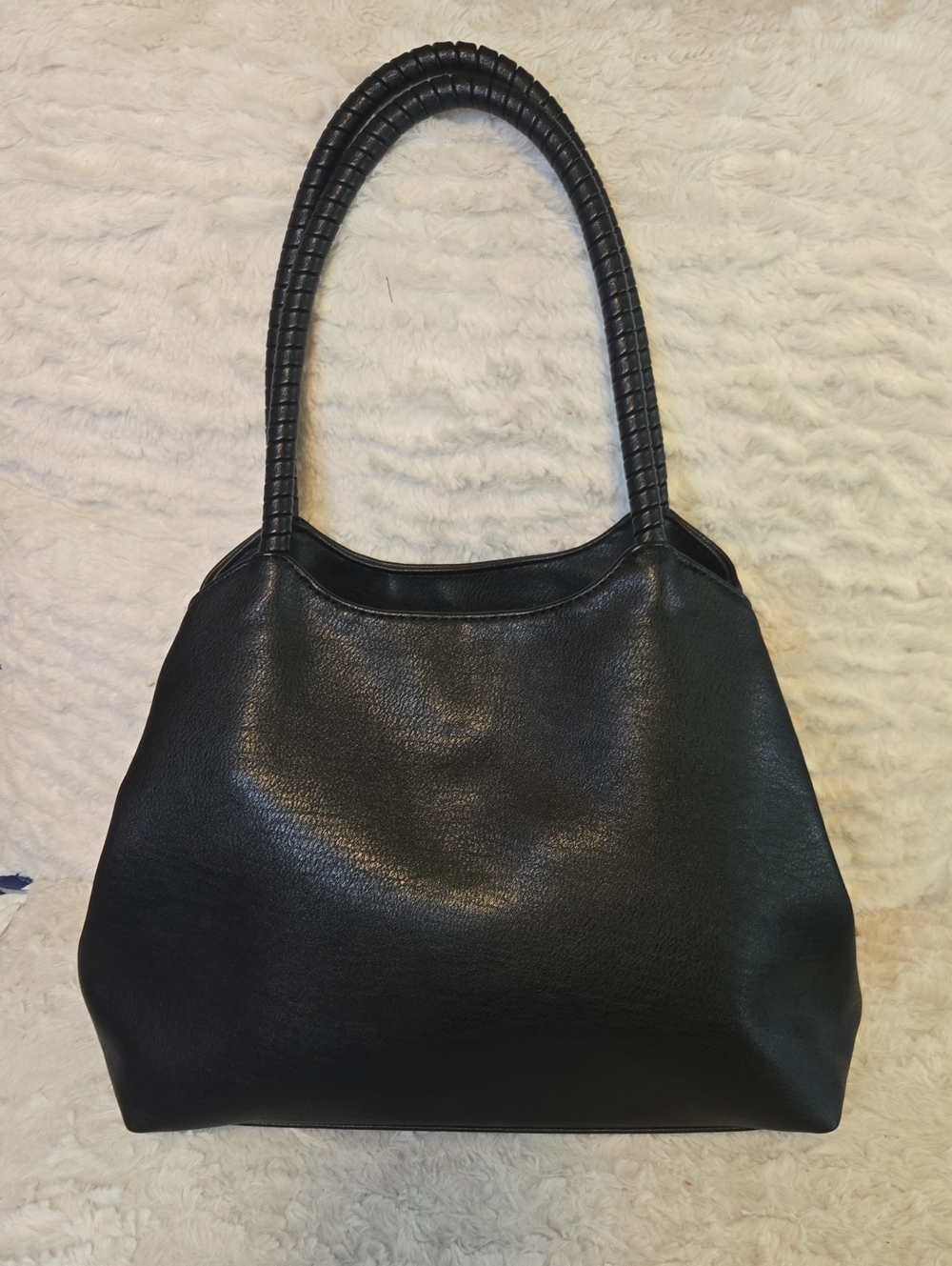 Elegant Black Shoulder Tote